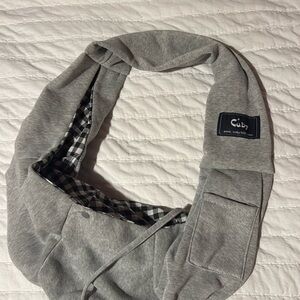 Cuby pet sling nwot light grey